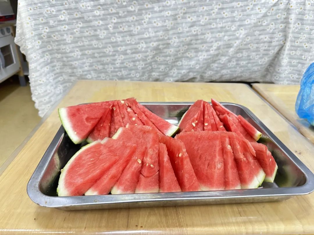 副业赚钱_【项目课程·滨江】一起吃瓜 | 小三班项目课程_副业教程 副业赚钱_【项目课程·滨江】一起吃瓜 | 小三班项目课程_副业教程