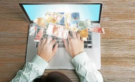 副业赚钱_微信公众号如何结合微信小程序引流？_副业教程