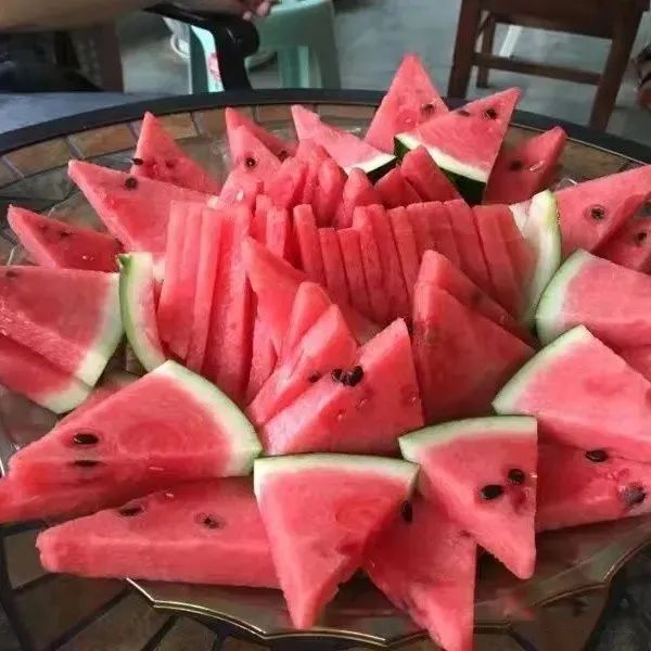 副业赚钱_江津“吃瓜群众”有福了！量大管饱~_副业教程