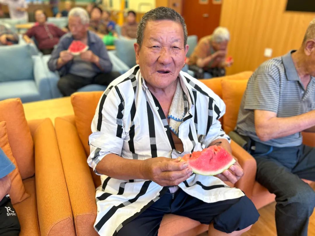 副业赚钱_西瓜该怎么吃 | 快@你身边的吃瓜群众来看看吧~_副业教程