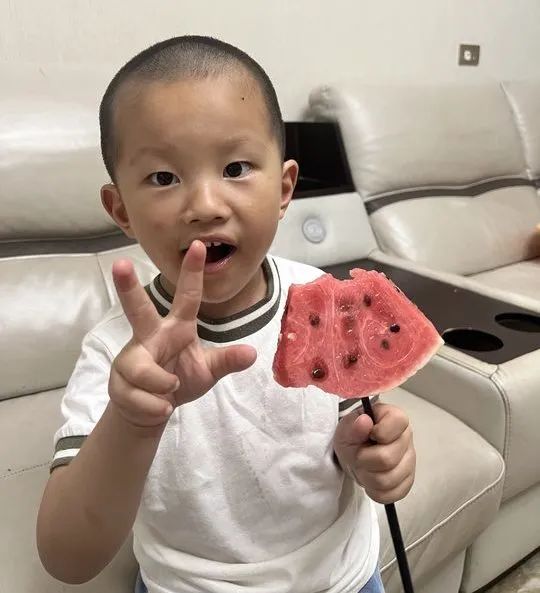 副业赚钱_【项目课程·滨江】一起吃瓜 | 小三班项目课程_副业教程 副业赚钱_【项目课程·滨江】一起吃瓜 | 小三班项目课程_副业教程