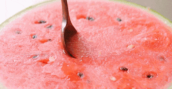 副业赚钱_吃西瓜也会中毒？安全“吃瓜”指南——_副业教程