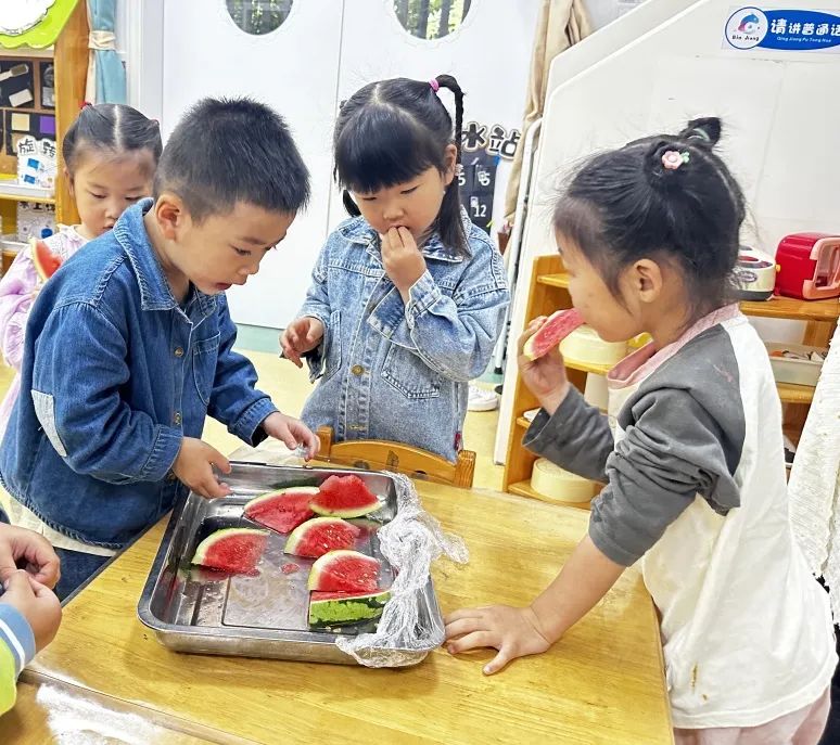 副业赚钱_【项目课程·滨江】一起吃瓜 | 小三班项目课程_副业教程 副业赚钱_【项目课程·滨江】一起吃瓜 | 小三班项目课程_副业教程